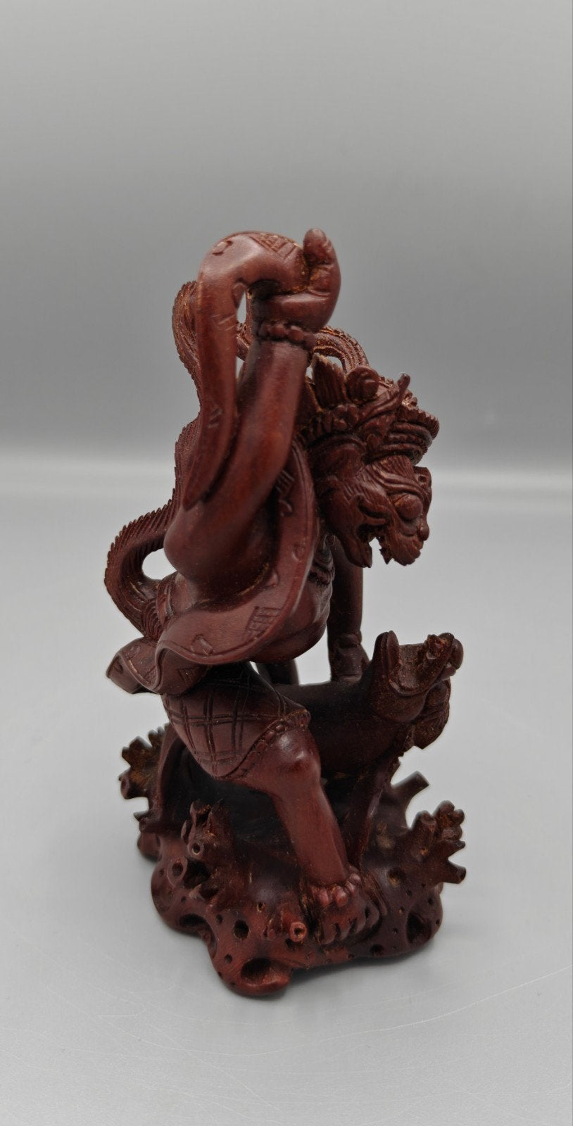 Hanuman naga gevecht 11.5 cm bali houtsnijwerk Indonesië, Antiek en Kunst, Ophalen of Verzenden