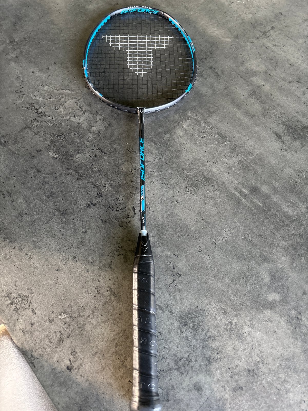 Talbot Torro Isoforce 411 Badmintonracket, Ophalen of Verzenden, Zo goed als nieuw, Racket(s)