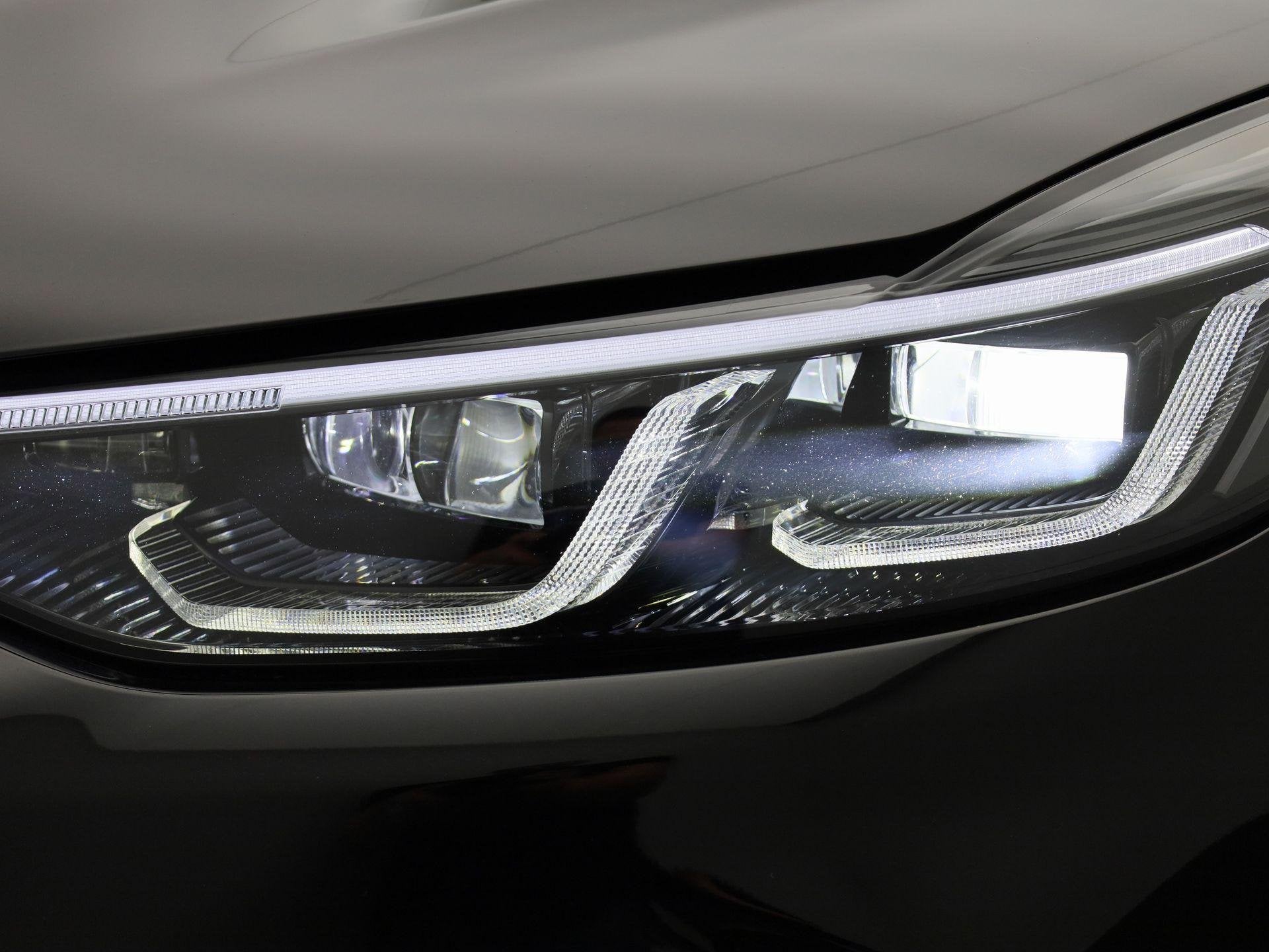 Foto 15 van Ford Kuga 2.5 PHEV ST-Line | Head up display | Camera achter