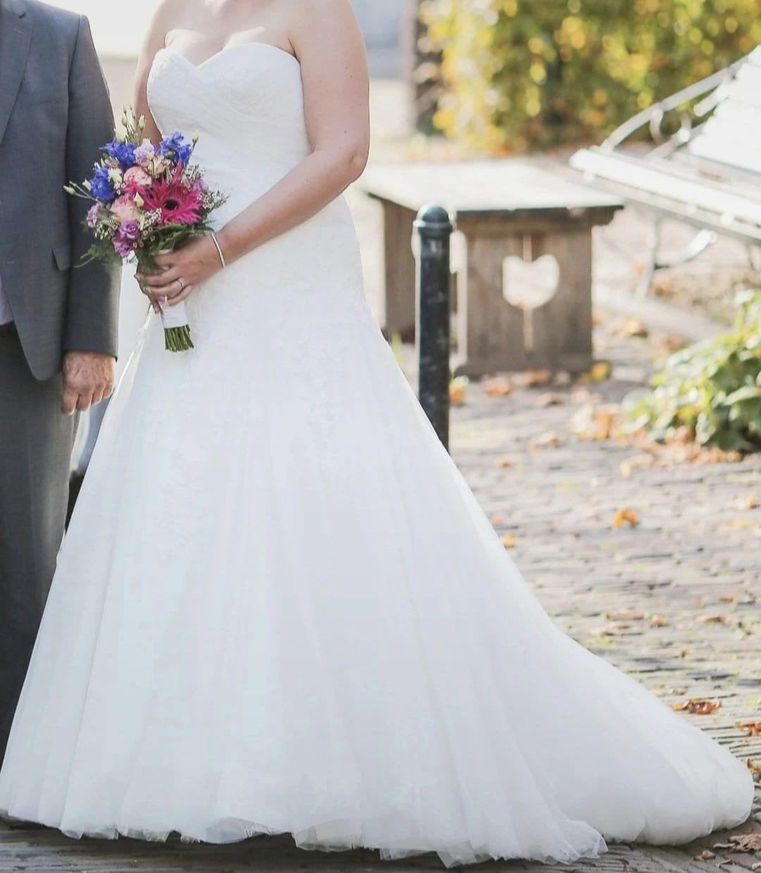 Trouwjurk Pronovias, Ophalen, Zo goed als nieuw, Wit, Trouwjurk