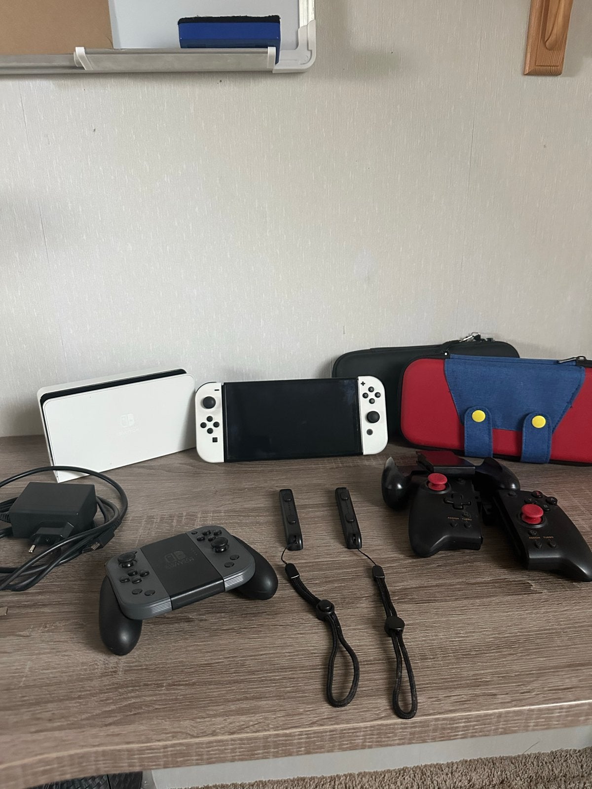 Nintendo Switch OLED met veel extra's en doos