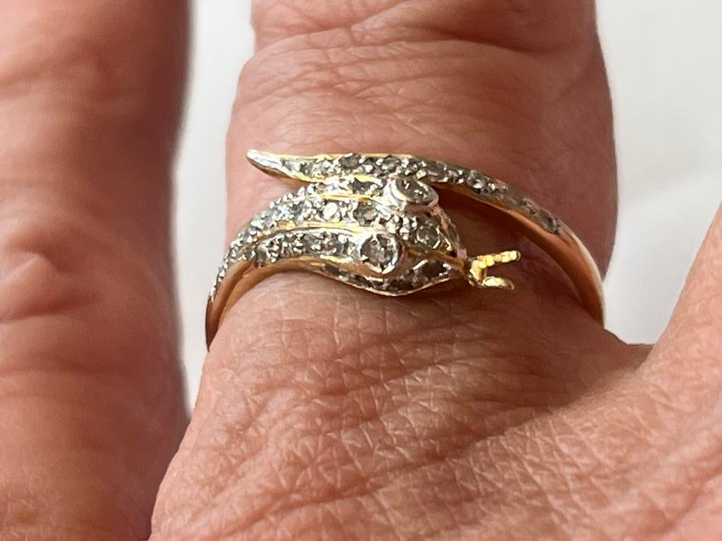 Gouden Slangenring met Diamant 585, Verzenden, Zo goed als nieuw, 17 tot 18, Met edelsteen