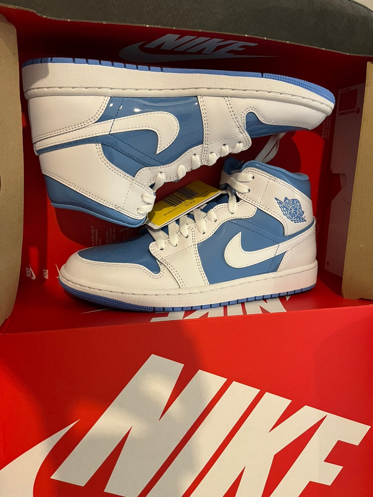 Air Jordan 1 Mid Legend Blue Size 42.5, Ophalen, Nieuw, Wit, Sneakers of Gympen