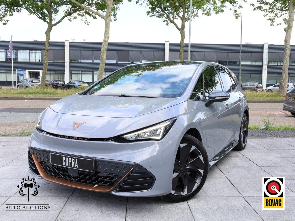 Cupra Born 62 kWh 150KW | Warmtepomp | Panodak | Head-up | K, Auto's, Cupra, Automaat, Gebruikt, Zwart, 375 min