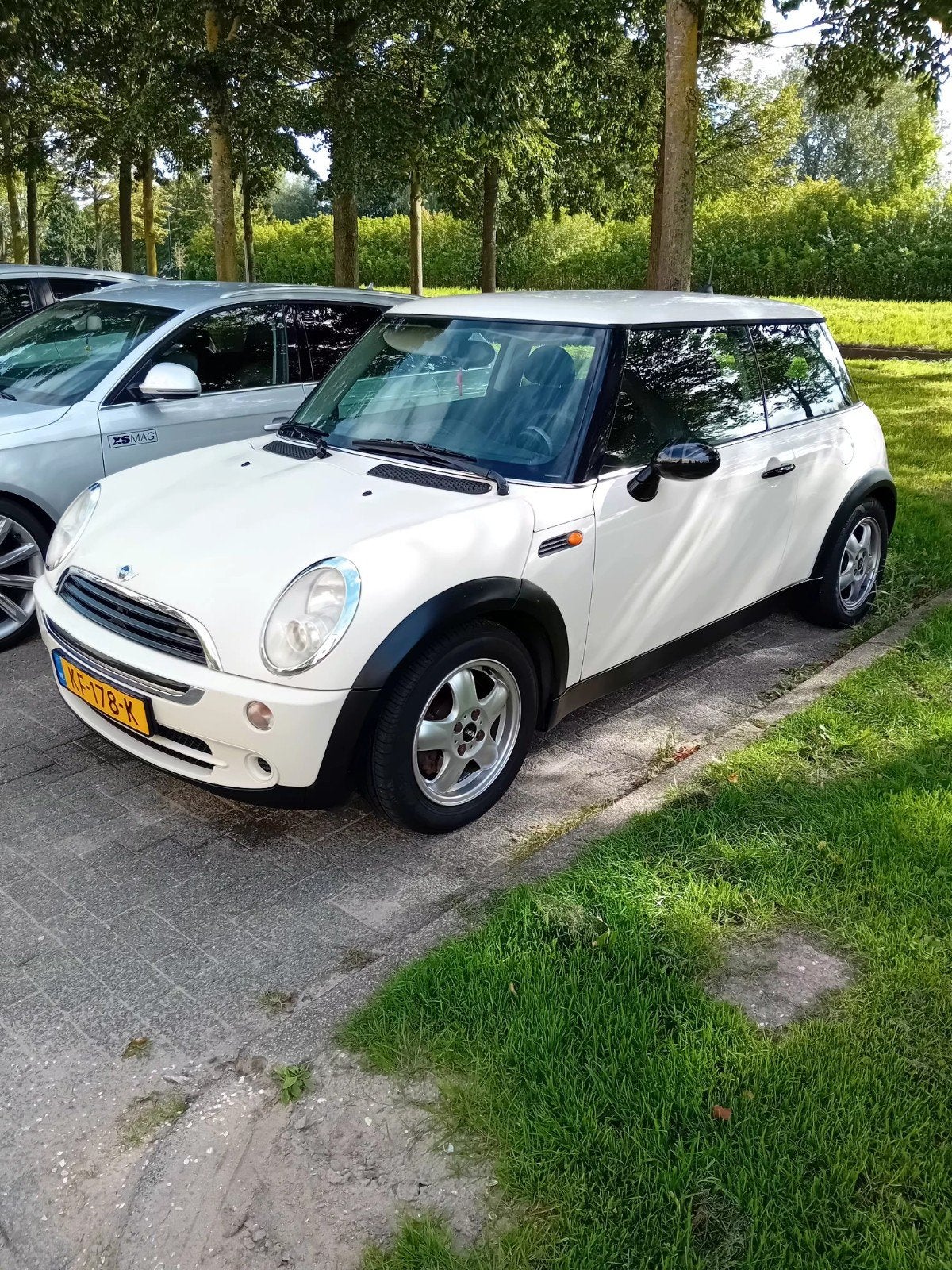 Mini.... VERKOCHT VERKOCHT!!, Auto's, Voorwielaandrijving, Stof, Zwart, 1600 cc