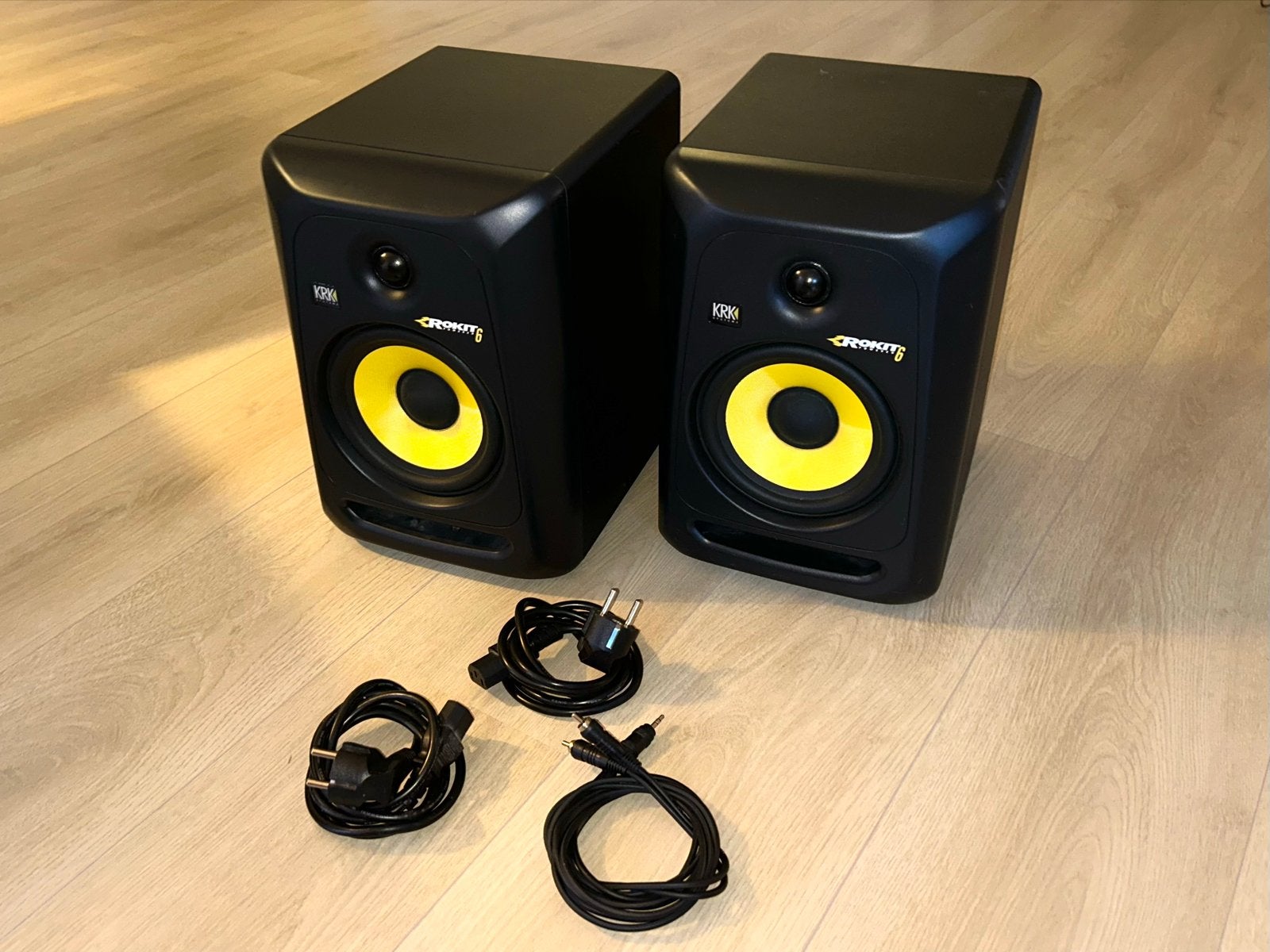 KRK Rokit 6 G2 Studio Monitoren (Paar), Gebruikt, 60 tot 120 watt, Front, Rear of Stereo speakers, Ophalen