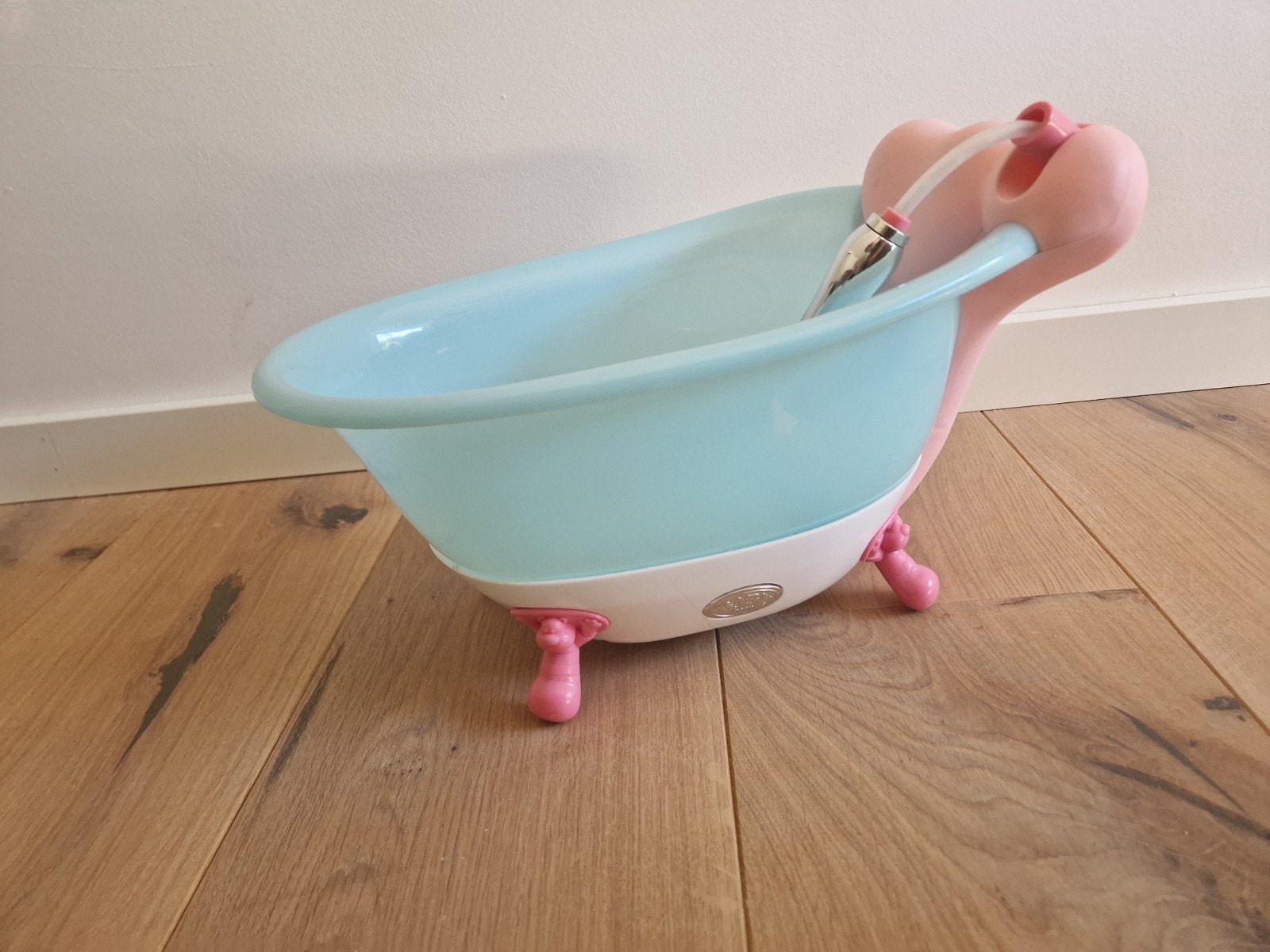 Baby Born badje met douche (werkt niet op batterijen), Kinderen en Baby's, Speelgoed | Poppen, Ophalen, Gebruikt, Babypop