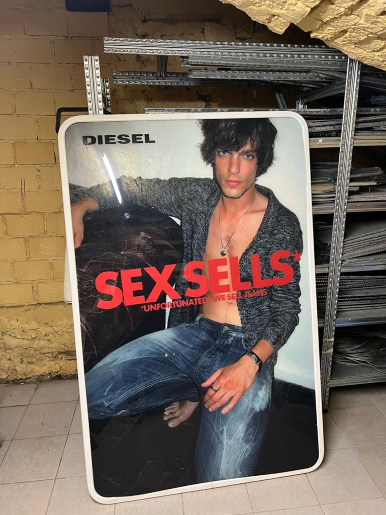 Diesel poster reclame bord, Ophalen, Zo goed als nieuw, Reclamebord