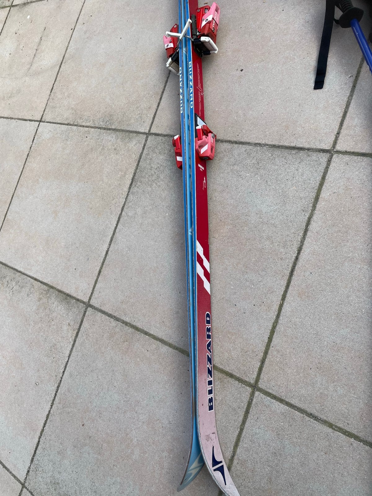 Complete ski-uitrusting: ski's, schoenen en stokken, Ophalen, 140 tot 160 cm, Gebruikt, Salomon