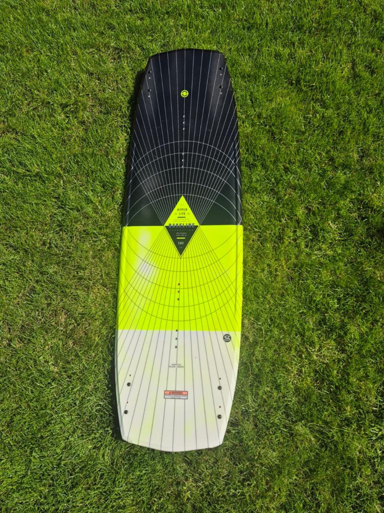 Hyperlite Baseline Wakeboard 141 cm, Watersport en Boten, Wakeboarden, Zo goed als nieuw, Board, Ophalen