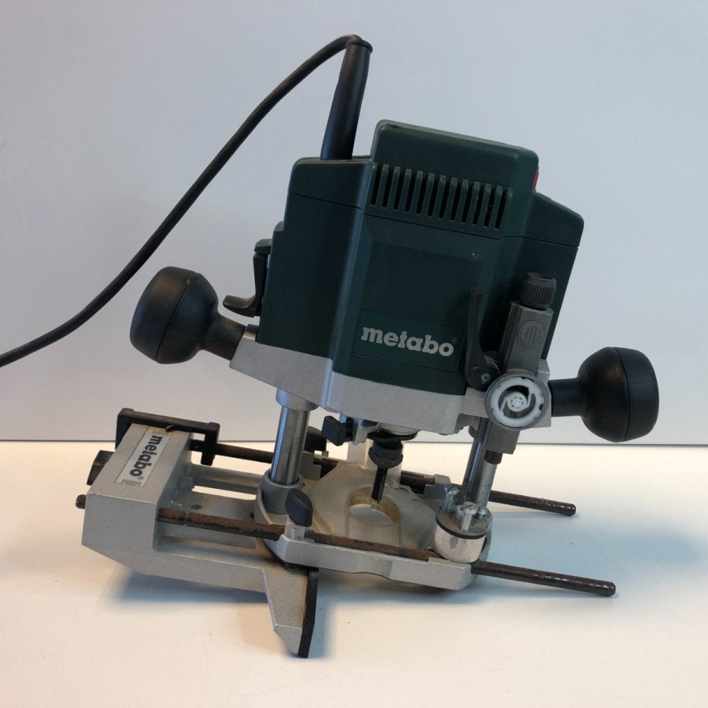 Metabo OF E 1229 Signal Bovenfrees | Gebruikt, Metabo, Zo goed als nieuw, Support@metabo.com, Metabo Corporation, Metabo-Werke GmbH, 
72622 NÃ¼rtingen
Germany