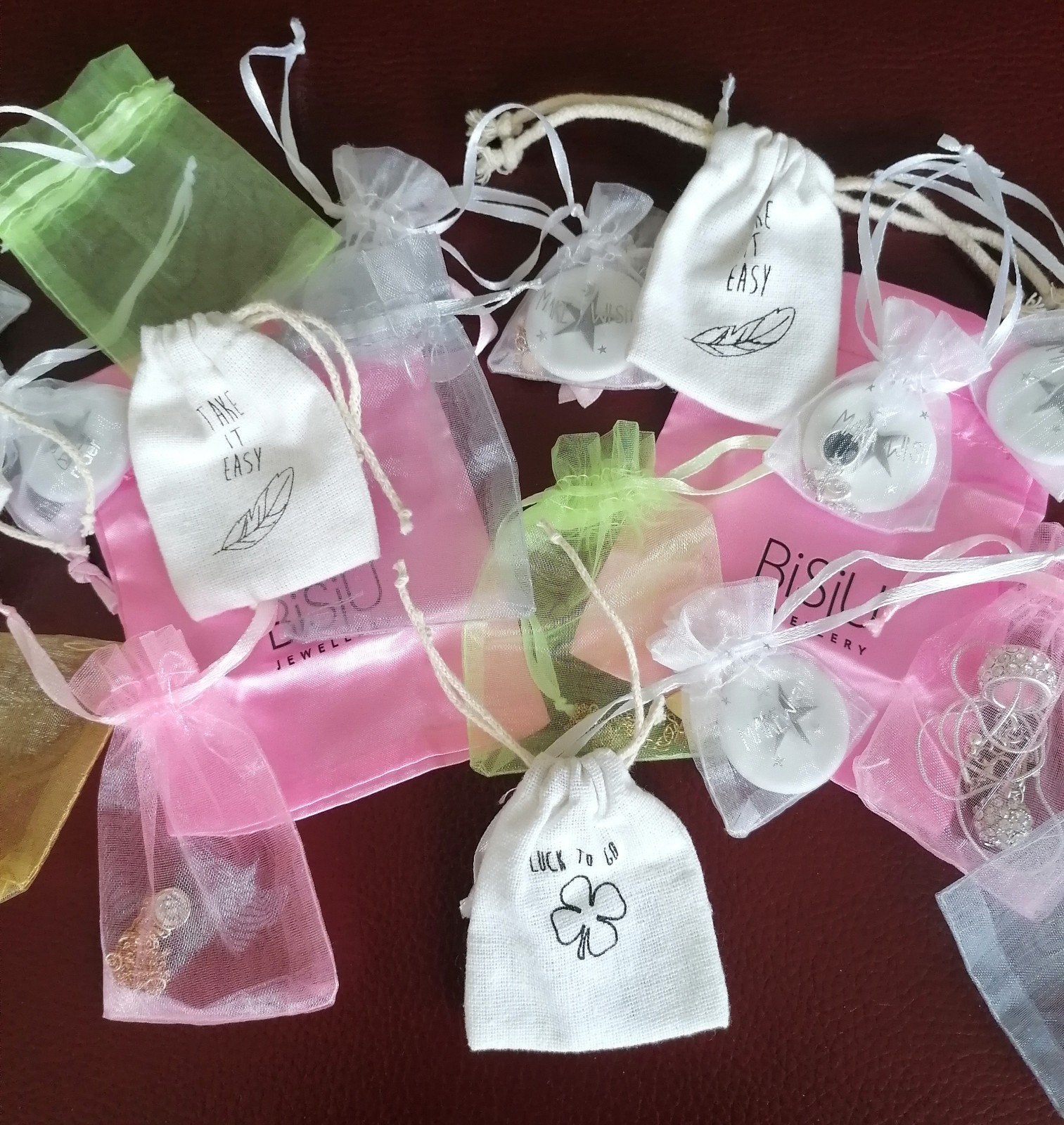 CADEAU TASJES OM U PRESENTJE OF SIERAAD IN TE DOEN (NIEUW)., Ophalen of Verzenden, Nieuw, Wit, Overige materialen
