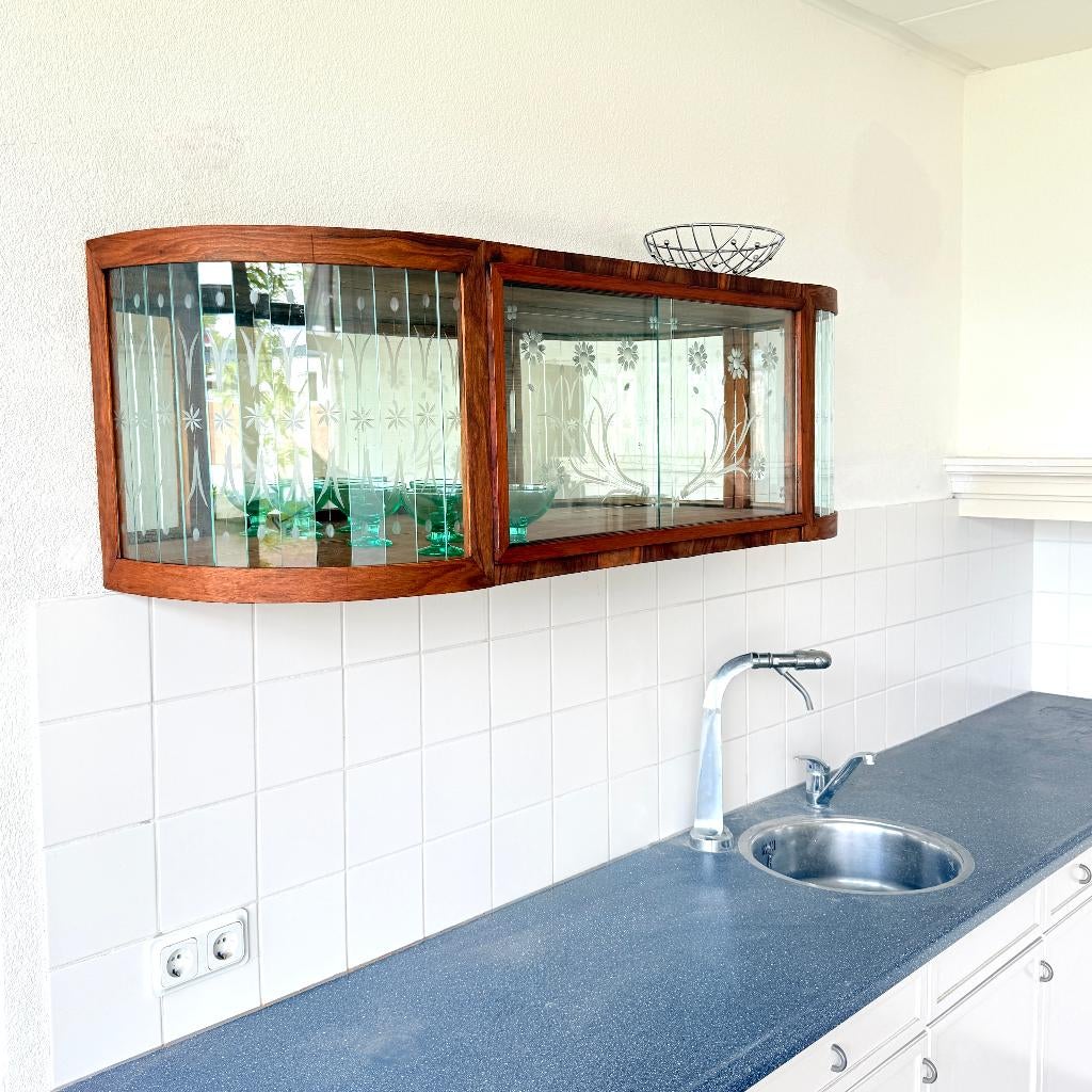 Art-deco stijl hangvitrine “Tulipe” met bloemgravure, Art-deco, Glas, Ophalen of Verzenden, Zo goed als nieuw