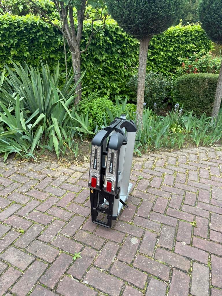 Zeer mooie MovaNext Vision LED fietsendrager, inklapbaar, Auto diversen, Fietsendragers, Ophalen, Zo goed als nieuw, Trekhaakdrager