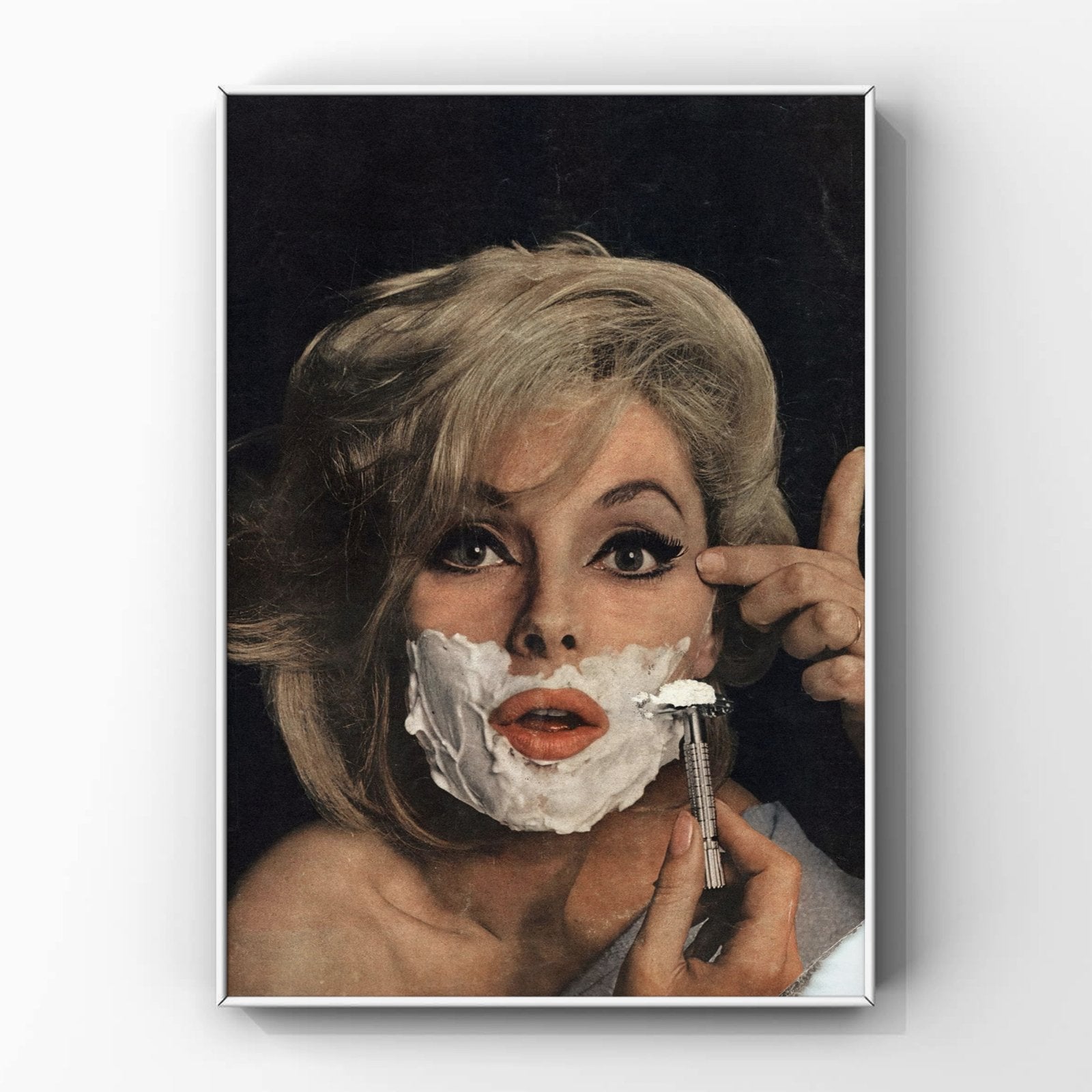 Virna Lisi voor Esquire, maart 1965 | color vintage 1965, Verzamelen, Ophalen of Verzenden, 1980 tot heden, Overige onderwerpen