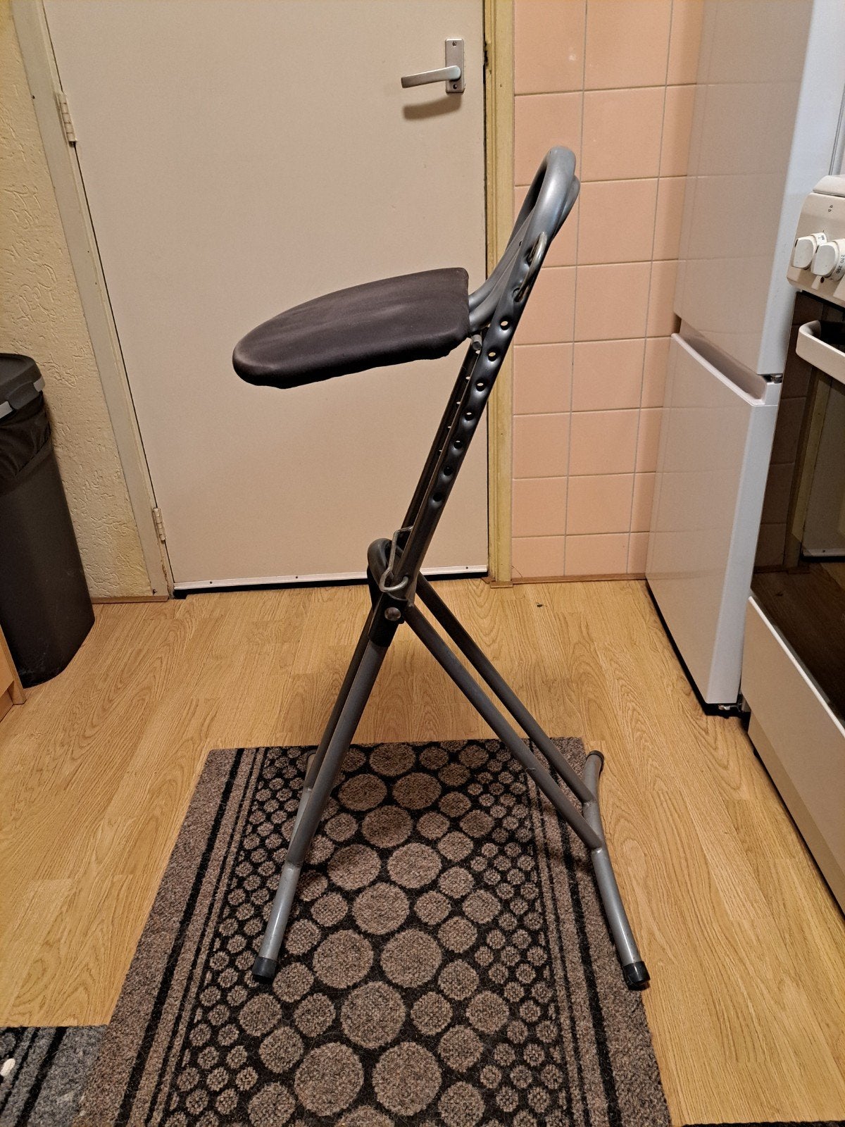 verstelbare stoel in hoogte., Huis en Inrichting, Ophalen, Eén