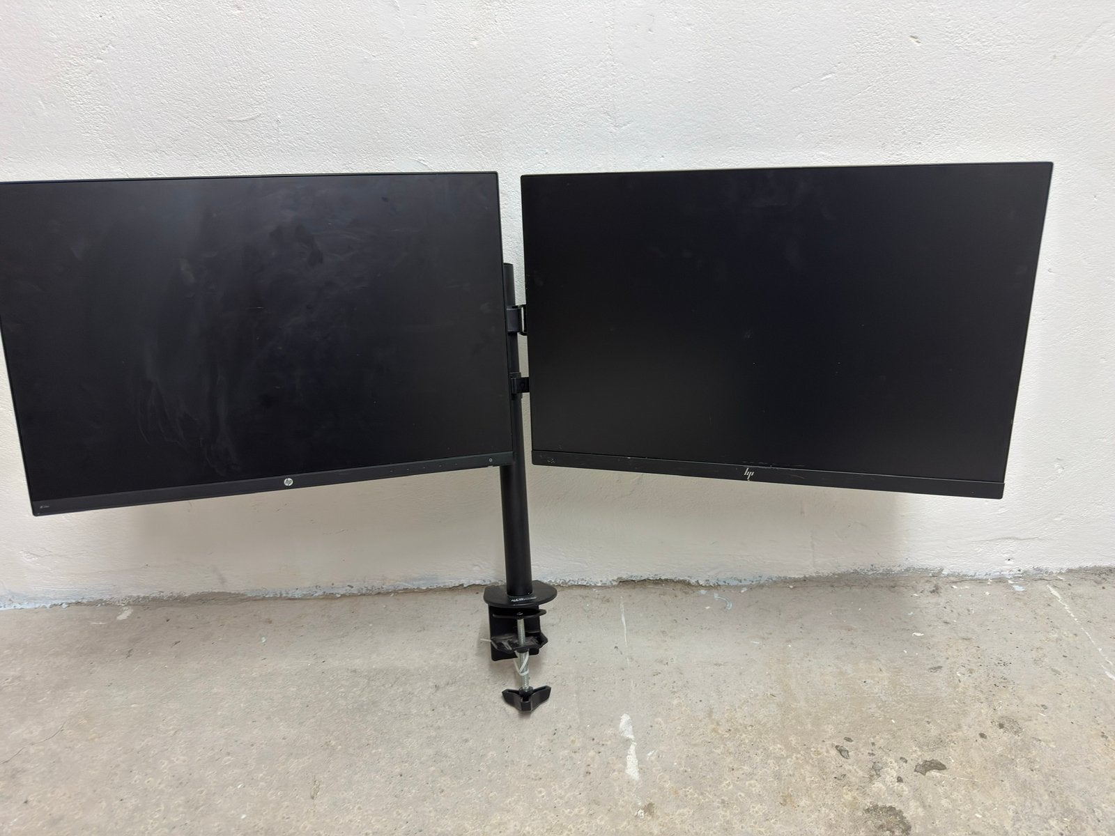 Monitoren en monitor arm, Computers en Software, Monitoren, Ophalen, Zo goed als nieuw, Overige typen, Onbekend