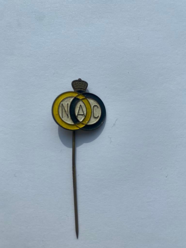 Vintage NAC Breda Speldje – Jaren 60 – Emaille – Clubicoon, Verzamelen, Speldjes, Pins en Buttons, Ophalen of Verzenden, Gebruikt
