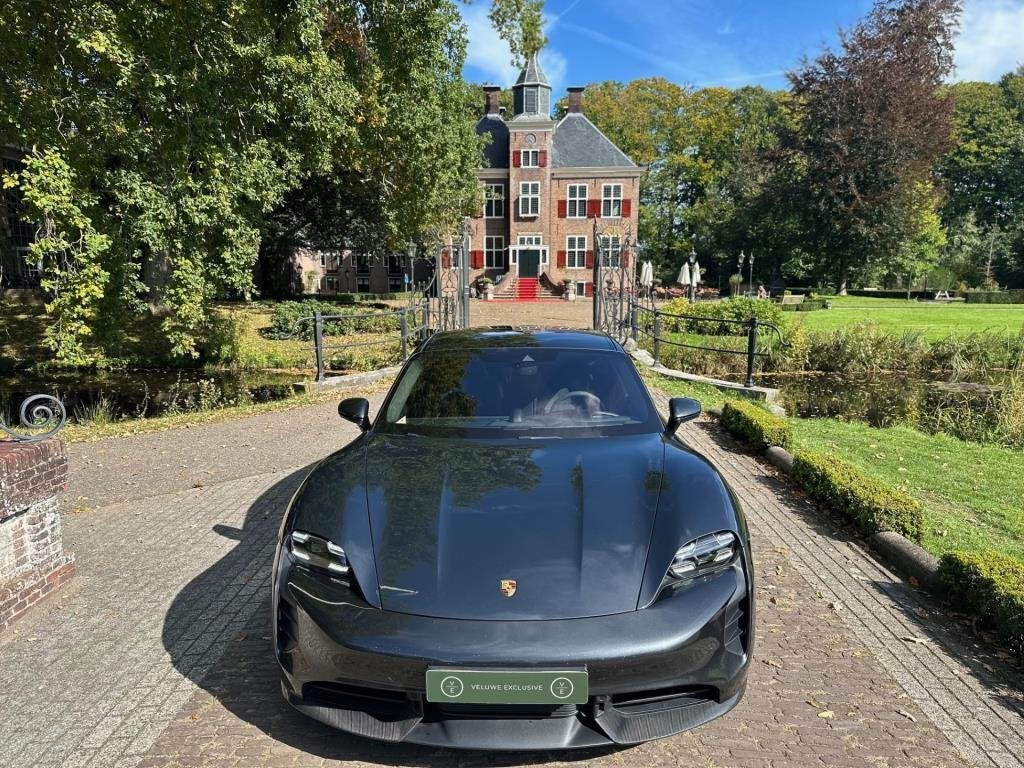 Porsche Taycan Turbo S | Alcantara | Keramisch | Sport Chron, Automaat, Stof, Zwart, 124 €/maand