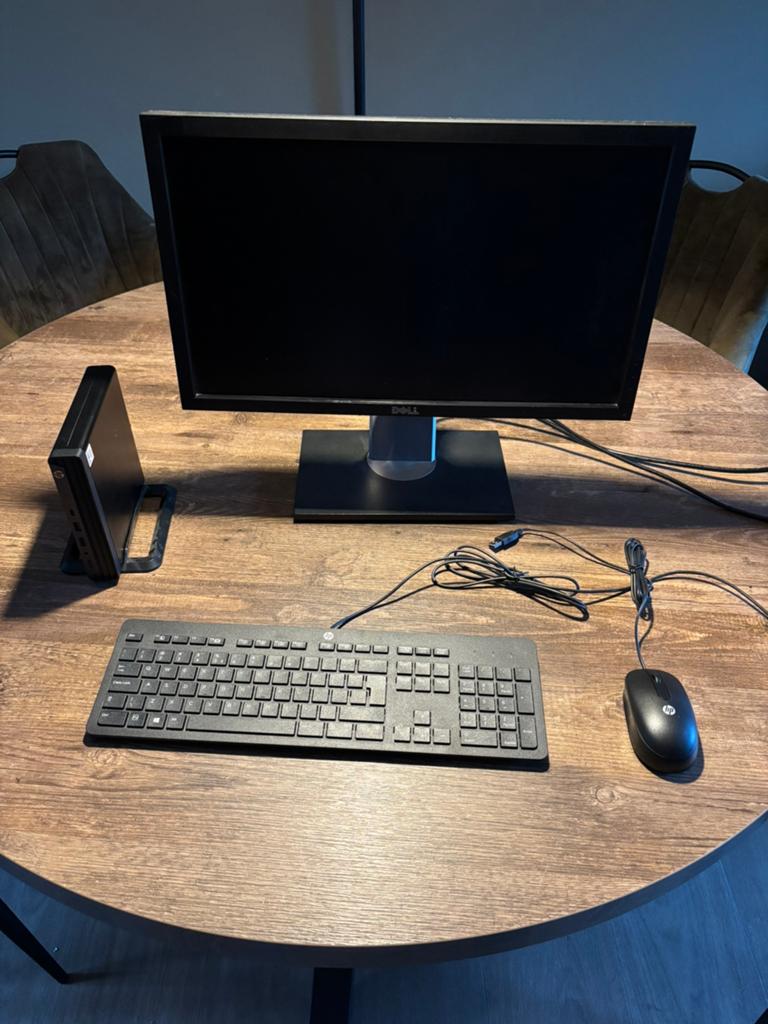Complete desktop PC met scherm, muis en toetsenbord, Computers en Software, Desktop Pc's, Zo goed als nieuw, 8 GB, Met monitor