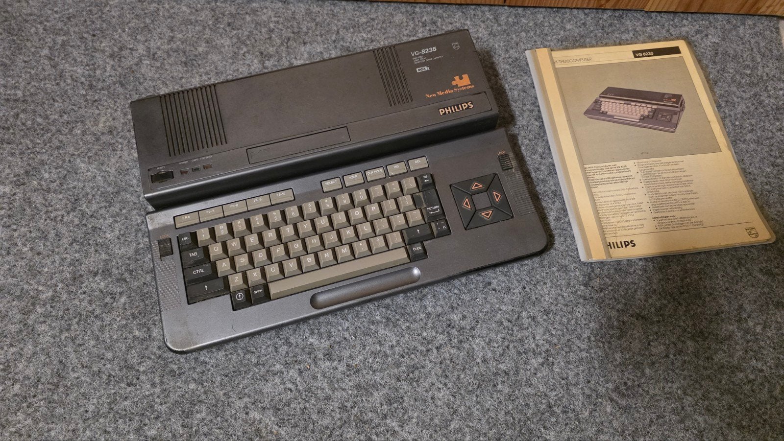 Philips NMS MSX2 VG-8235 defecte disk drive?, Computers en Software, Vintage Computers, Ophalen