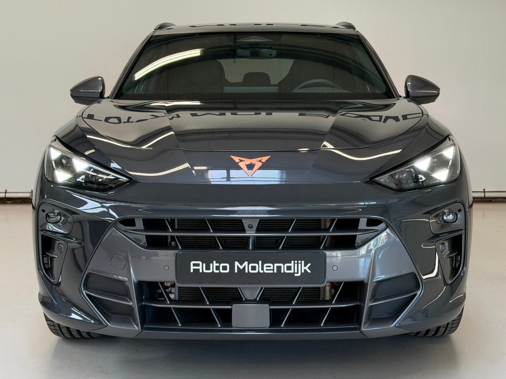 CUPRA Terramar 1.5 TSI e-Hybrid HuD / el klep / 20 inch / 36, Auto's, Dealer onderhouden, 1798 kg, 4 cilinders, Adaptive Cruise Control