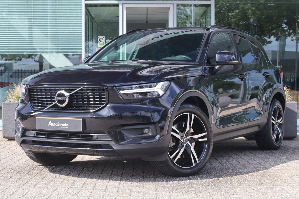 Volvo XC40 T5 Twin Engine R-DESIGN 262pk | SoH 93% I Navi I, Auto's, Automaat, 179 pk, Zwart, Bedrijf