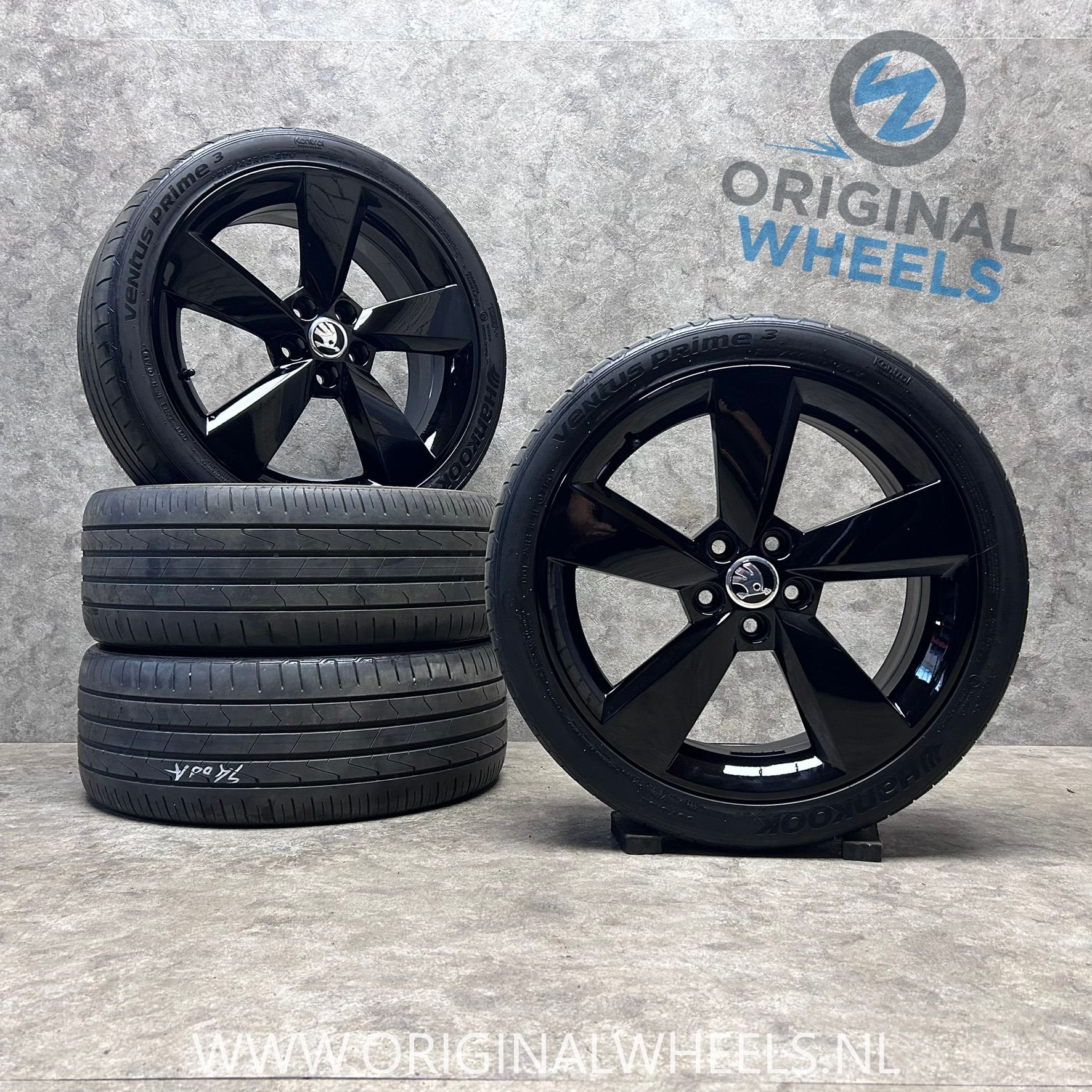 17 inch originele velgen + zomerbanden Skoda Fabia 5JA601025, -, Banden en Velgen, Ophalen of Verzenden, Gebruikt