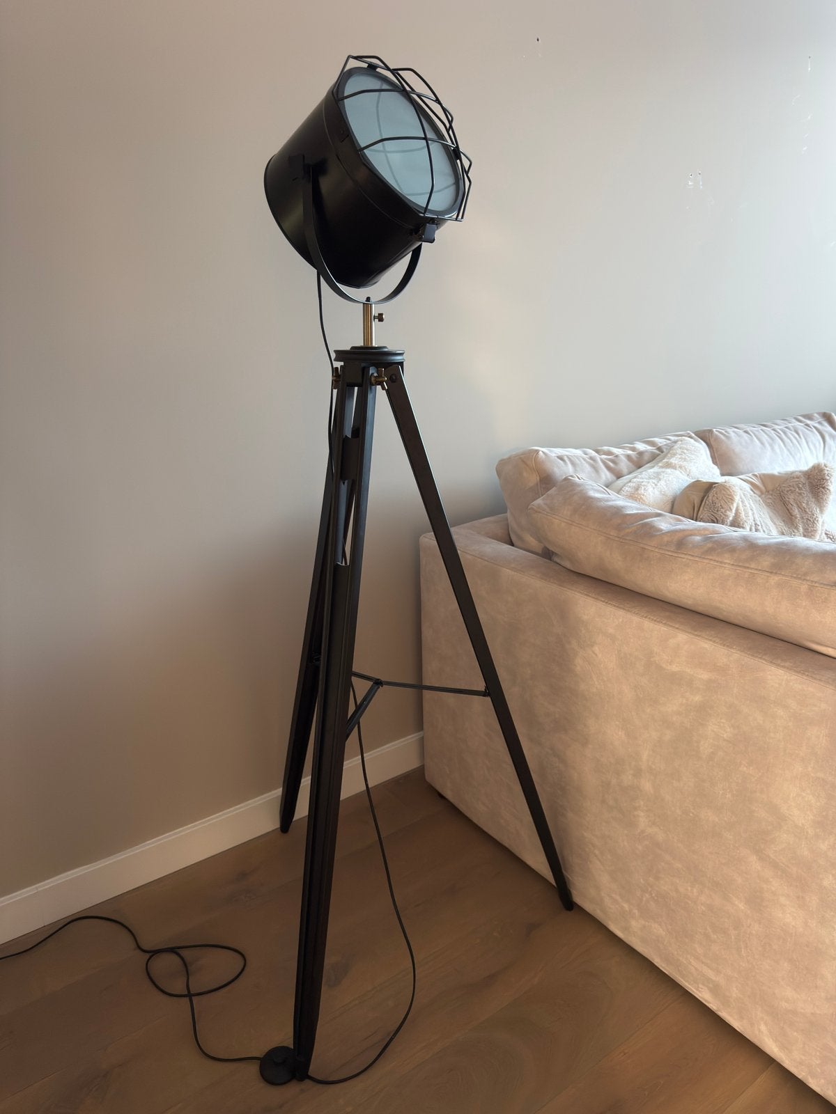 Industriële tripod vloerlamp / spotlight lamp – zwart, Ophalen, Zo goed als nieuw, Industrieel, 150 tot 200 cm