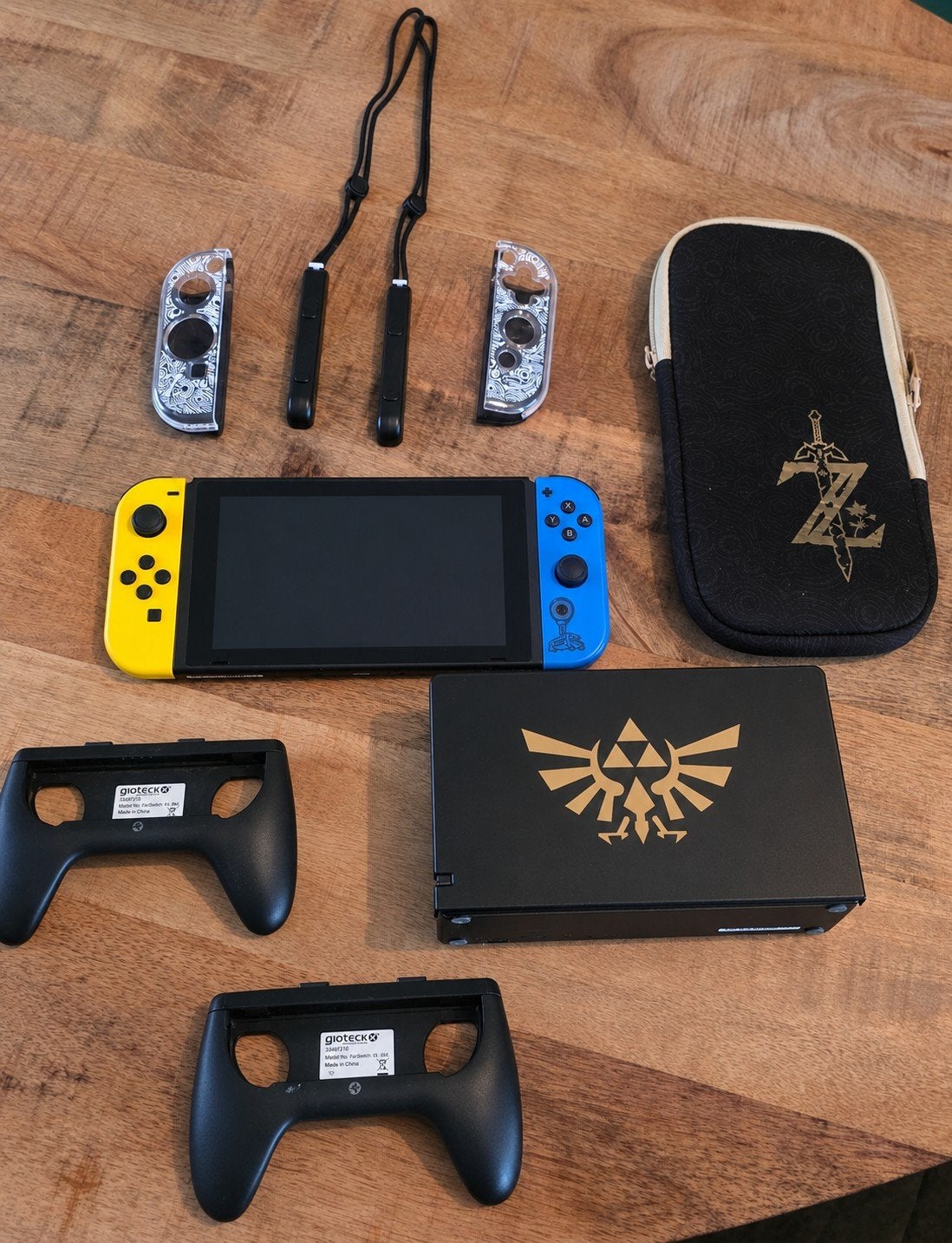 Nintendo Switch (Fortnite editie) met accessoires en tasje., Ophalen of Verzenden, Zo goed als nieuw, Met 2 controllers, Switch Original