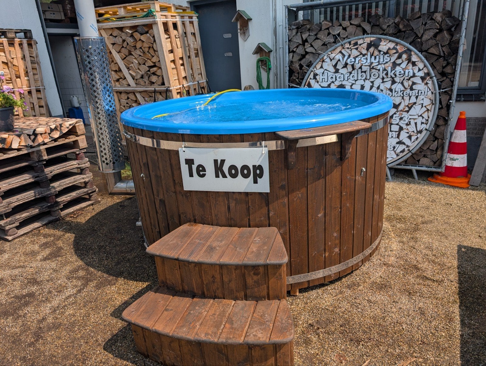 Nieuwe hottub met trap en afdekplaat., Tuin en Terras, Ophalen, Nieuw, Trap
