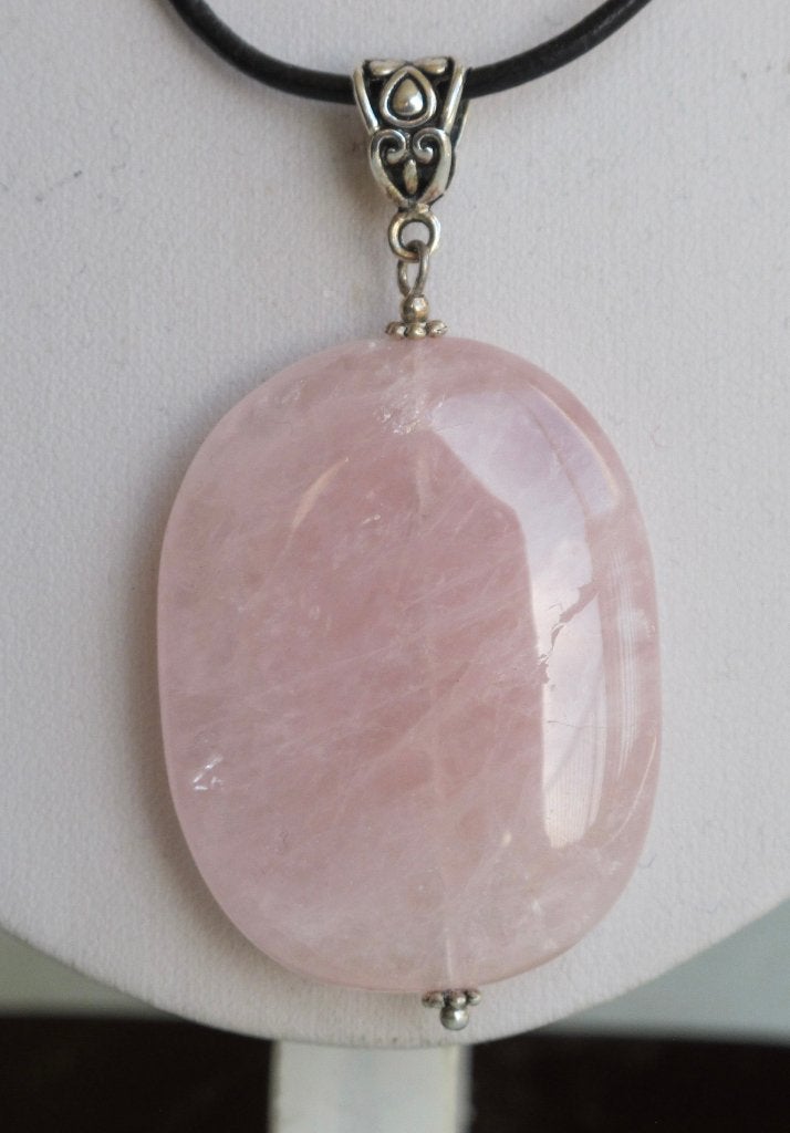 Mooie ketting met Rozenkwarts hanger, leren koord, Verzenden, Nieuw, Steen of Mineraal, Roze