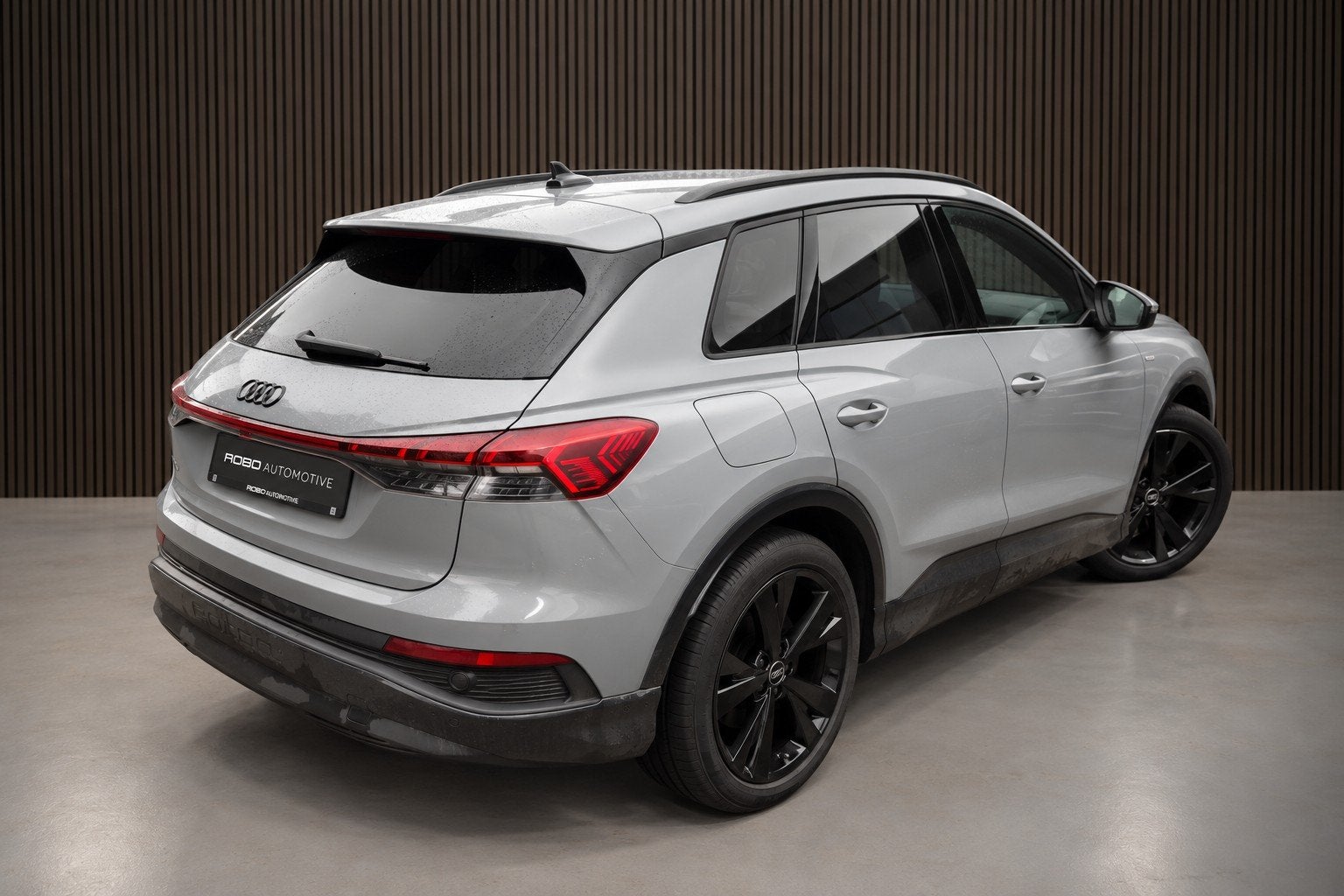 Audi Q4 e-tron 35 S edition 55 kWh S-Line | Stoelverwarming, Auto's, Gebruikt, 1865 kg, Q4 e-tron, 170 pk