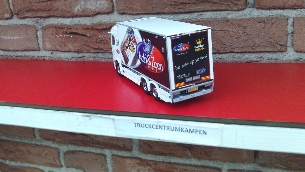 WSI  Volvo  FH  Aero   van  Adri  &  Zoon., Ophalen of Verzenden, Nieuw, Bus of Vrachtwagen, Wsi