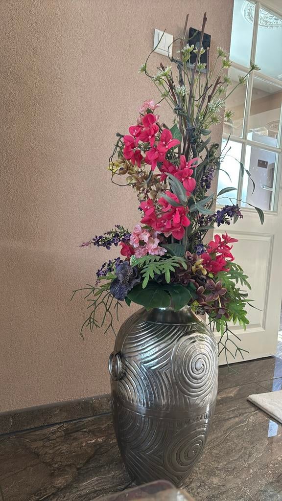 Grote 130 cm zijdebloemen in zilveren vaas, Ophalen of Verzenden, Zo goed als nieuw