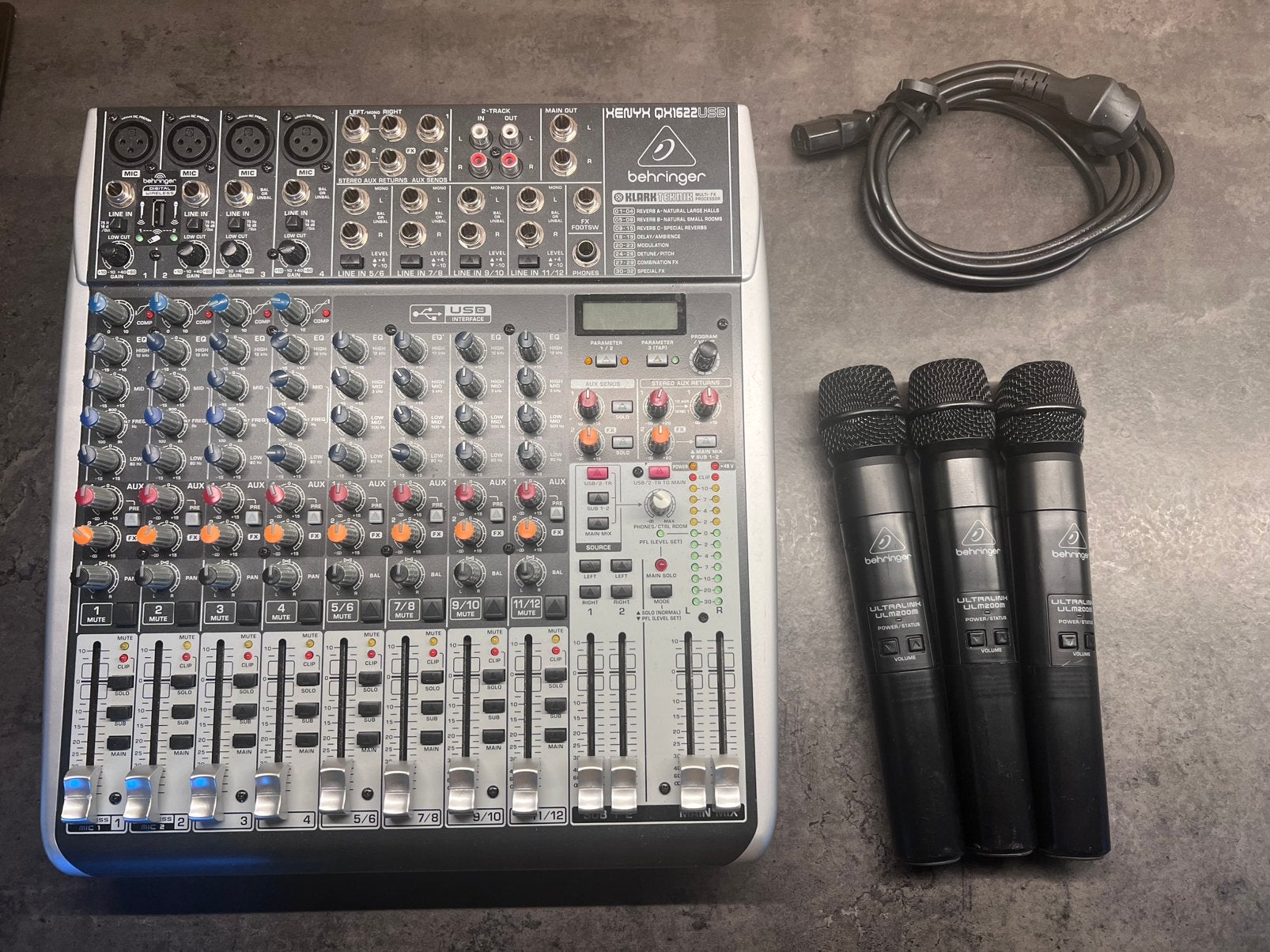 Behringer XENYX X1622USB mixer, USB voor 2 draadloze mics, Ophalen, Zo goed als nieuw, 10 tot 20 kanalen, Microfooningang