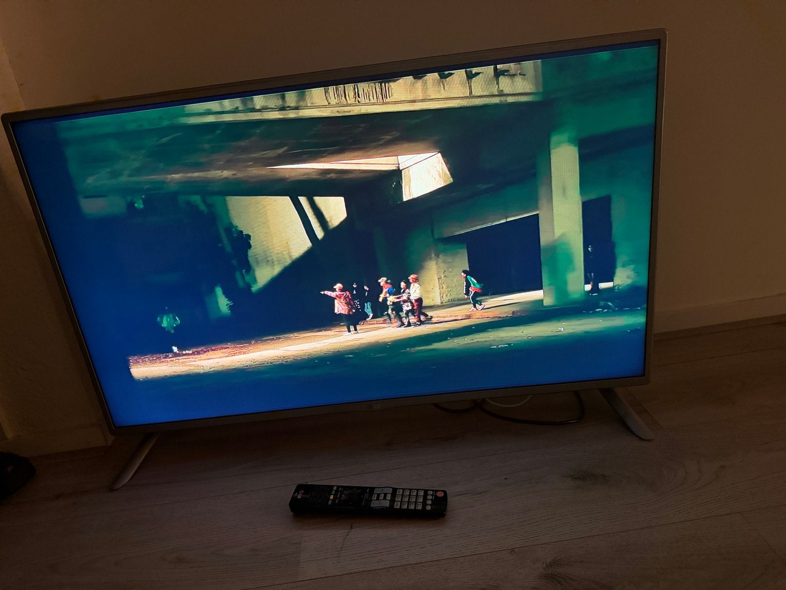 LG Smart TV – 107 cm (Full HD) 42 inch, Ophalen, LED, 50 Hz, Zo goed als nieuw