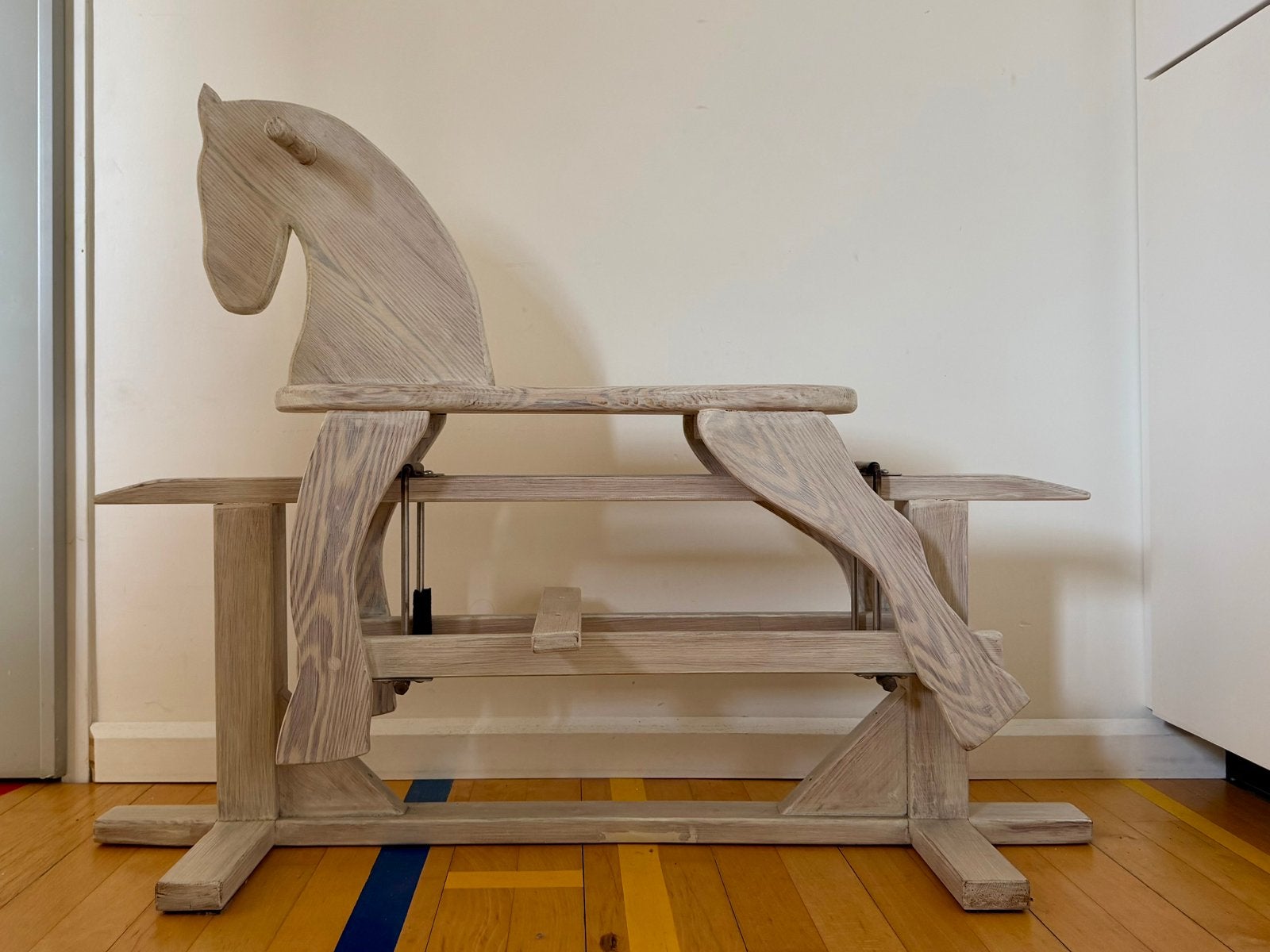 Handgemaakt houten hobbelpaard - Whitewash, Kinderen en Baby's, Speelgoed | Houten speelgoed, Ophalen, Gebruikt, Rij- of Hobbelspeelgoed