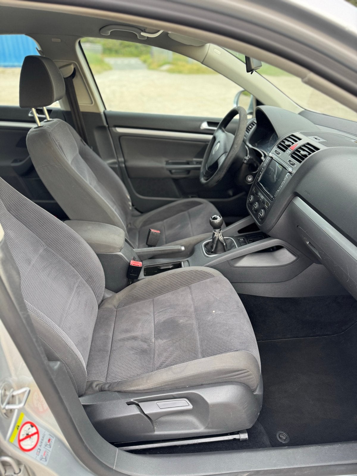 Volkswagen Jetta 1.6 75KW 2007 Grijs, Voorwielaandrijving, 4 cilinders, Handgeschakeld, Sedan
