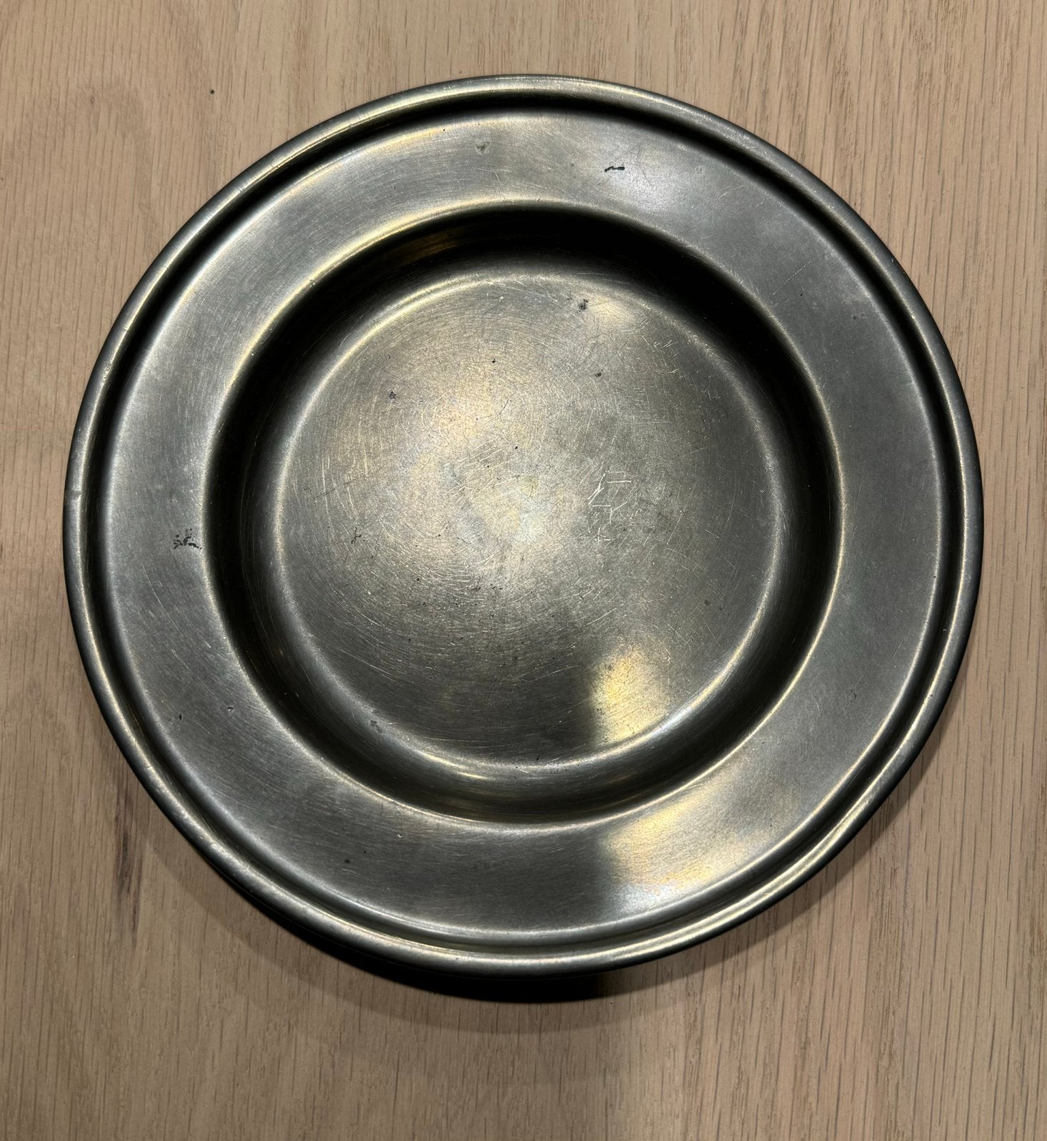 Antiek tinnen bord. Kan ook opgehangen worden, Antiek en Kunst, Antiek | Tin, Ophalen of Verzenden