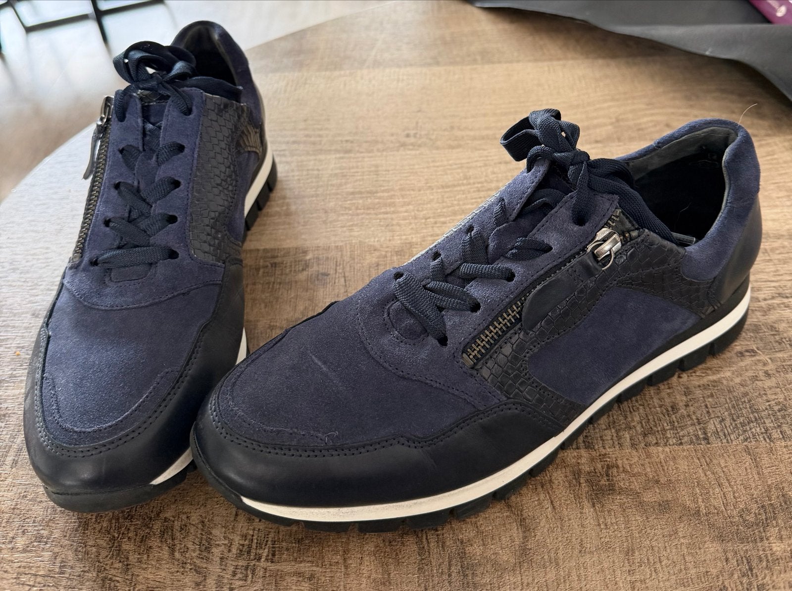 Gabor blauwe suède sneakers maat 42 met rits - Zo goed als n, Kleding | Dames, Ophalen of Verzenden, Zo goed als nieuw, Blauw