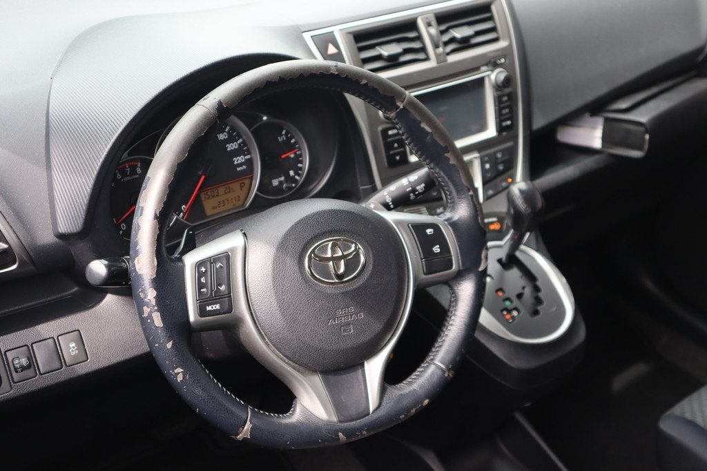 Toyota Verso-S 1.3 VVT-i Aspiration | Automaat | Trekhaak, Auto's, Toyota, Euro 5, Gebruikt, Zwart, Bedrijf