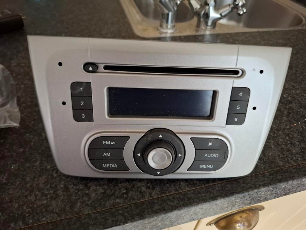 Alfa Mito Originele Radio / CD / USB / AUX, Ophalen of Verzenden
