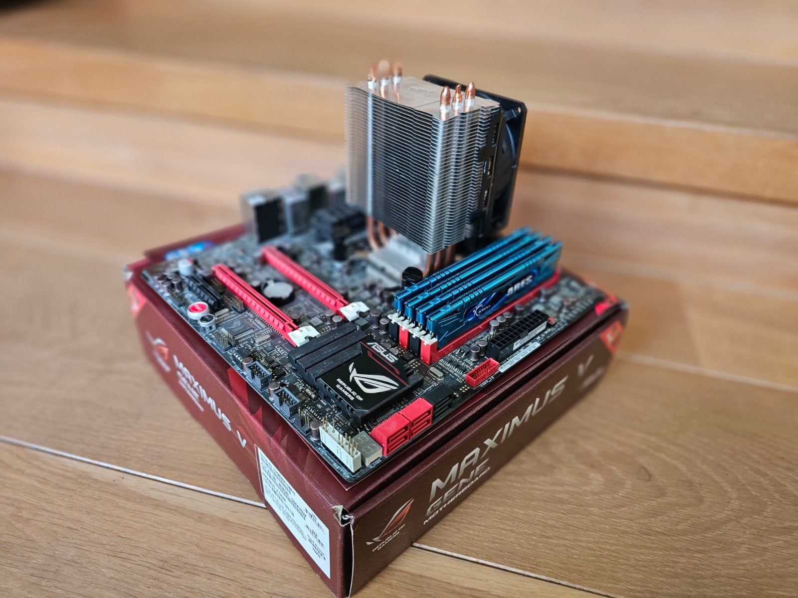 ASUS ROG Maximus V GENE + i7-3770K + 32GB DR3 + Cooler Maste, Gebruikt, DDR3, Ophalen of Verzenden, Micro-ATX