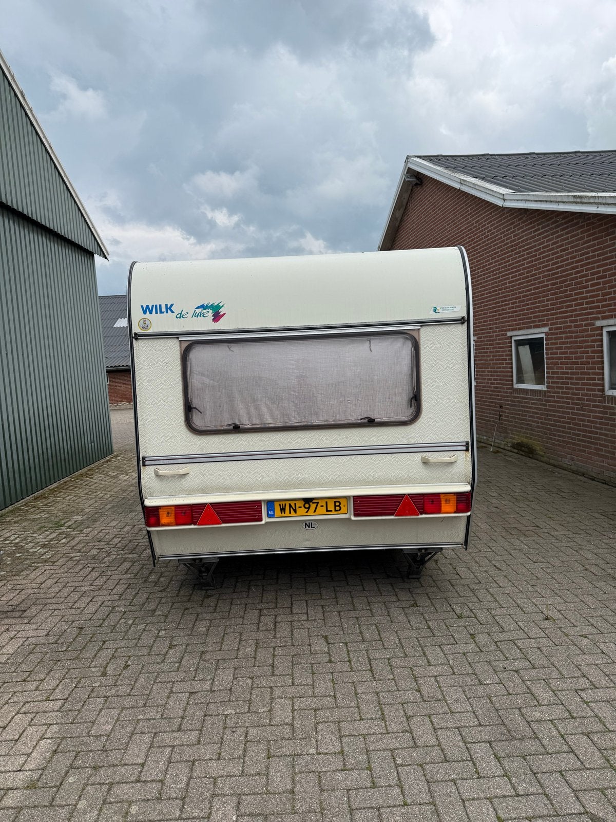 Wilk de Luxe Caravan - Compact en Compleet, Rondzit, Omvormbare zithoek, Particulier, 4 tot 5 meter