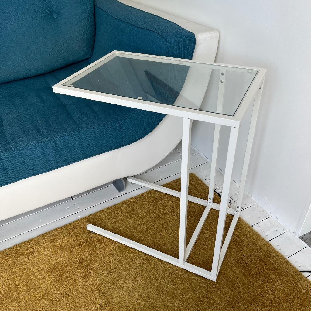 Ikea Vittsjo bijzettafel laptoptafel wit met glazen blad, Huis en Inrichting, Tafels | Bijzettafels, Ophalen, Minder dan 55 cm