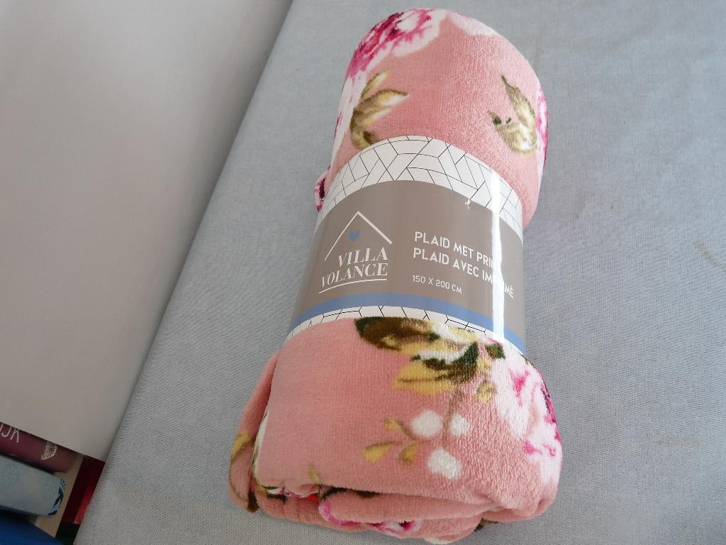 roze bloemendessin Plaid woondeken-Nieuw  150 x 200 cm -, Huis en Inrichting, Woonaccessoires | Plaids en Woondekens, Nieuw, Ophalen of Verzenden