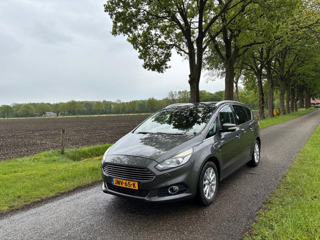 Ford S-Max 1.5 Titanium | Camera | 7-zitter | Navigatie | St, Keurmerk '100% Onderhouden', Euro 6, 4 cilinders, 7 stoelen