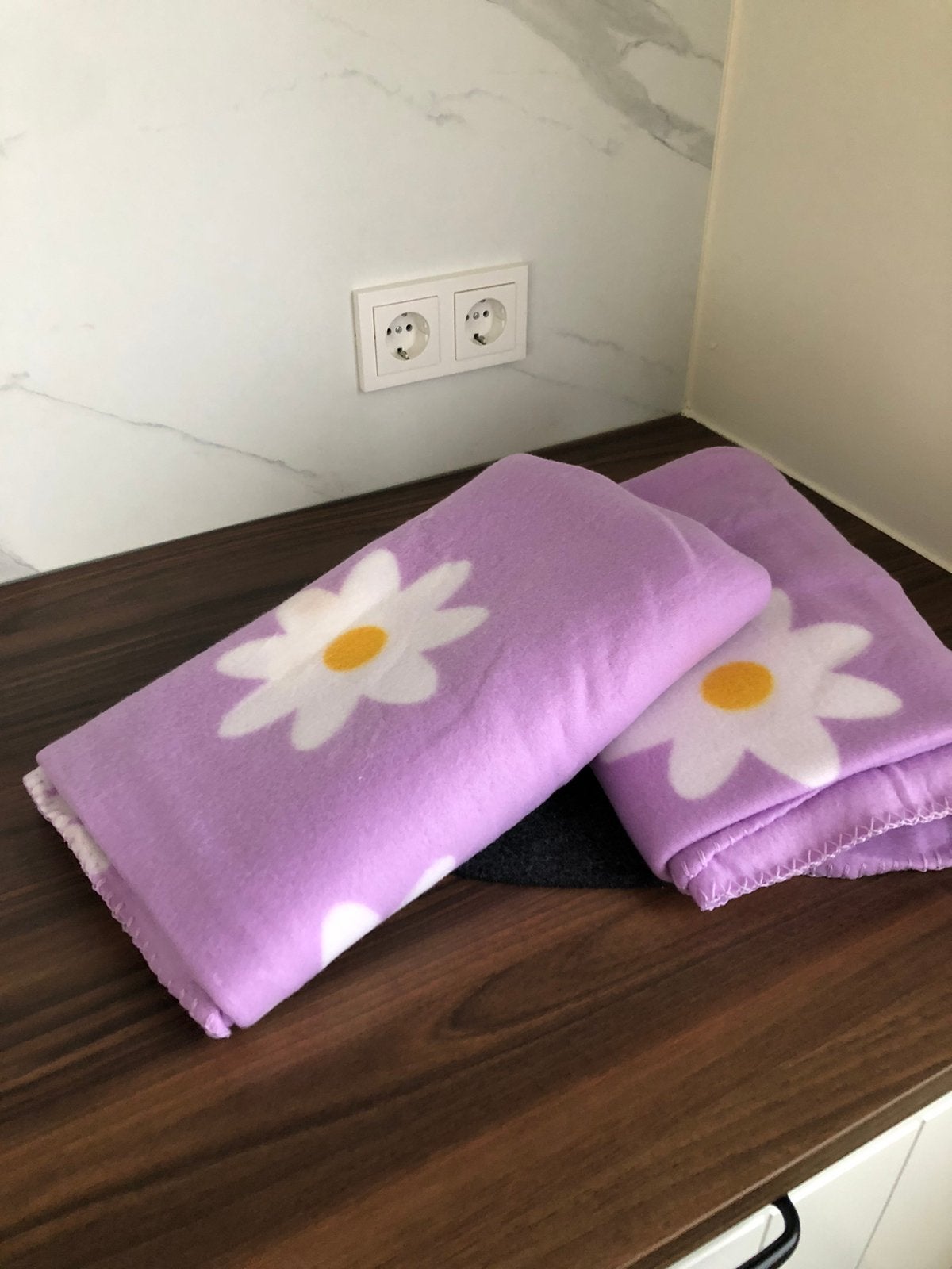 Twee fleurige als nieuwe madelief plaids!, Ophalen, Zo goed als nieuw