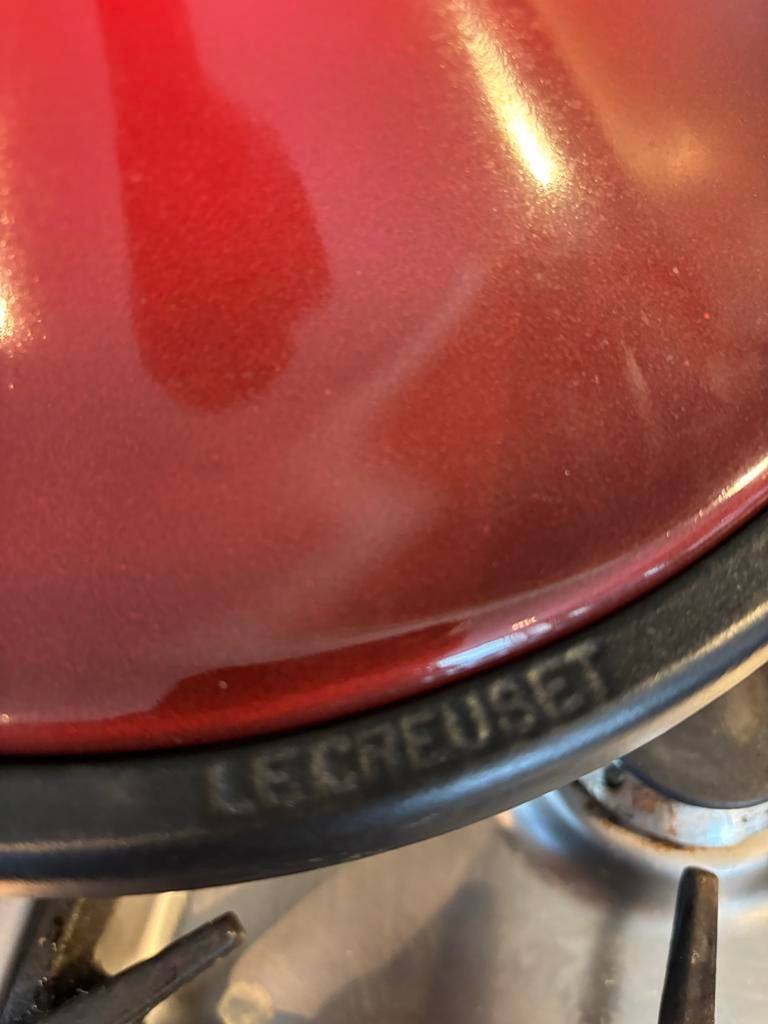 Le Creuset Tajine - 31 cm doorsnede, Huis en Inrichting, Overige typen, Zo goed als nieuw, Steen/keramiek, Rood